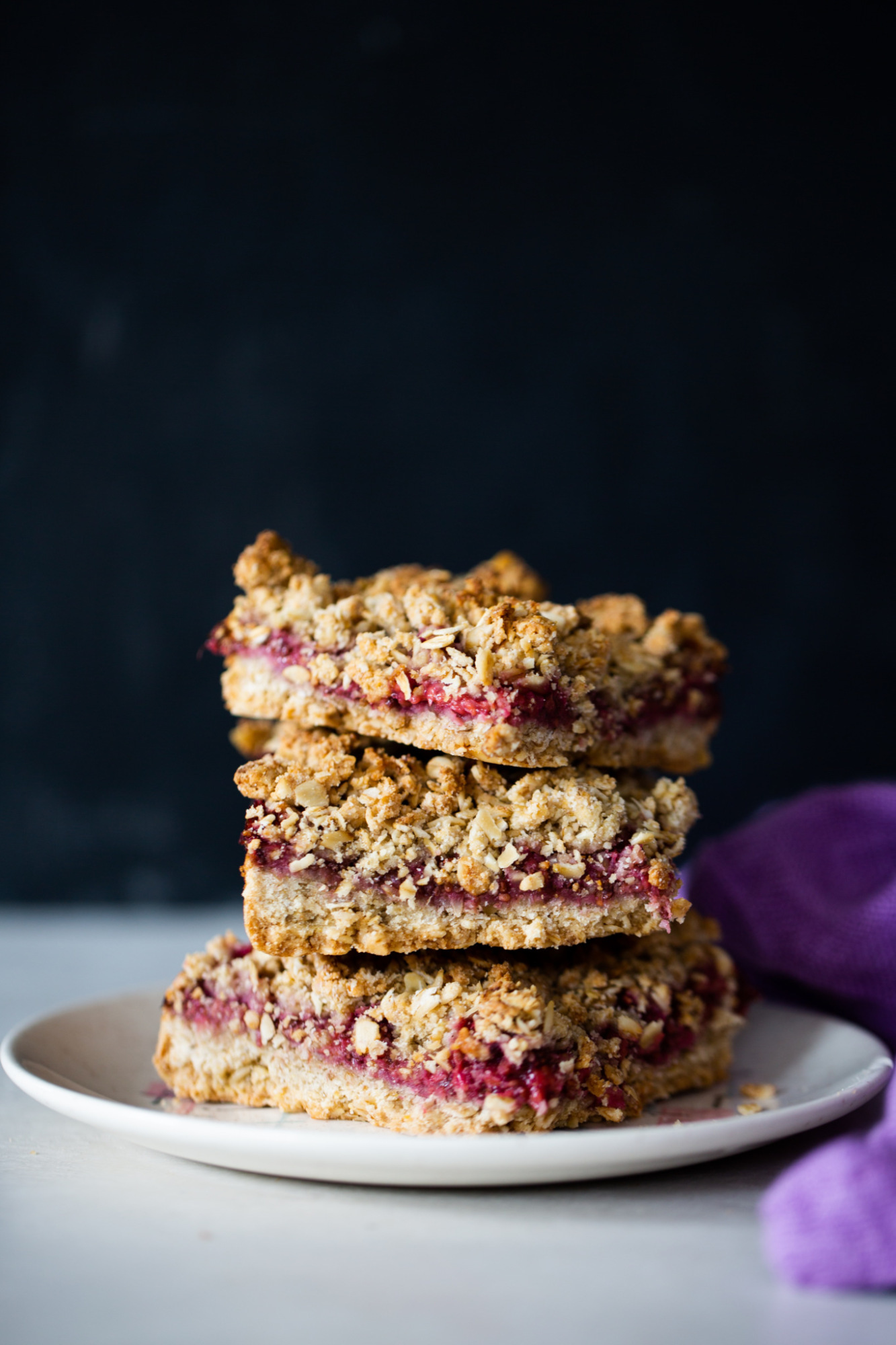 baras de avena frambuesa vegans. vegan oat bars