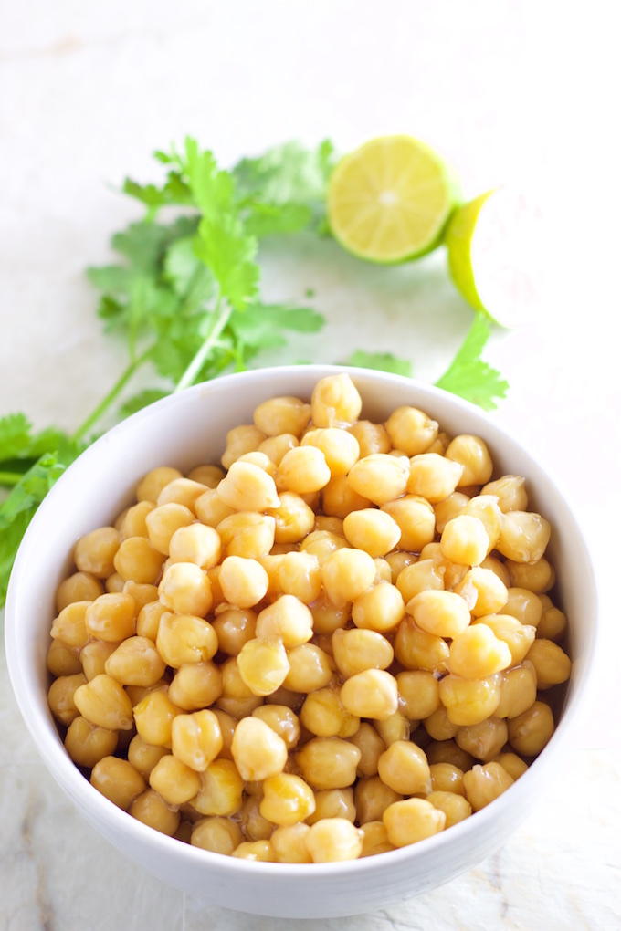 Super healthy, delicious and homemade jalapeño hummus