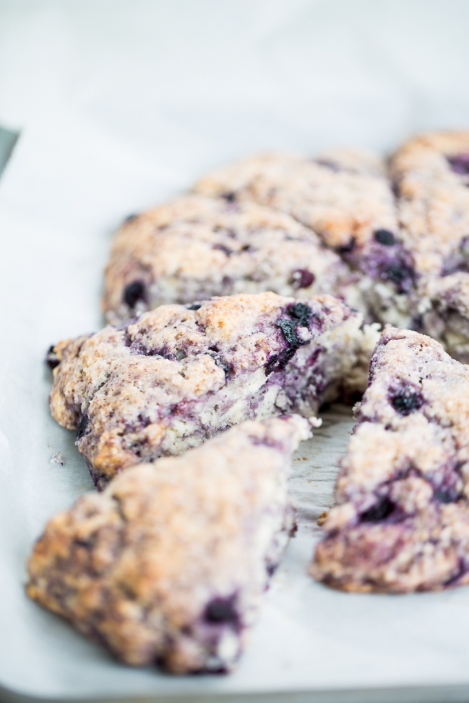 Very easy vegan blueberry scones
