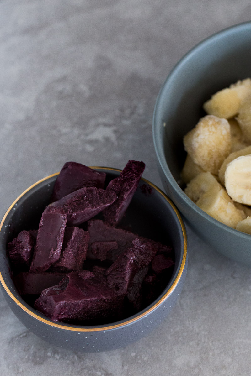 bowl with frozen bananas and acai