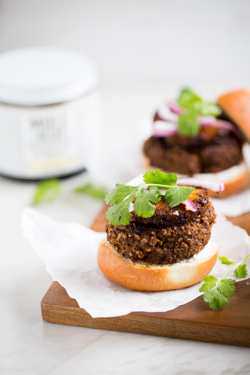 Black bean burger with mole and grilled pineapple