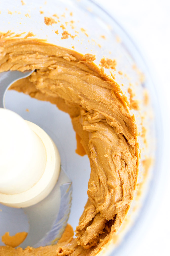 freshly made creamy peanut butter
