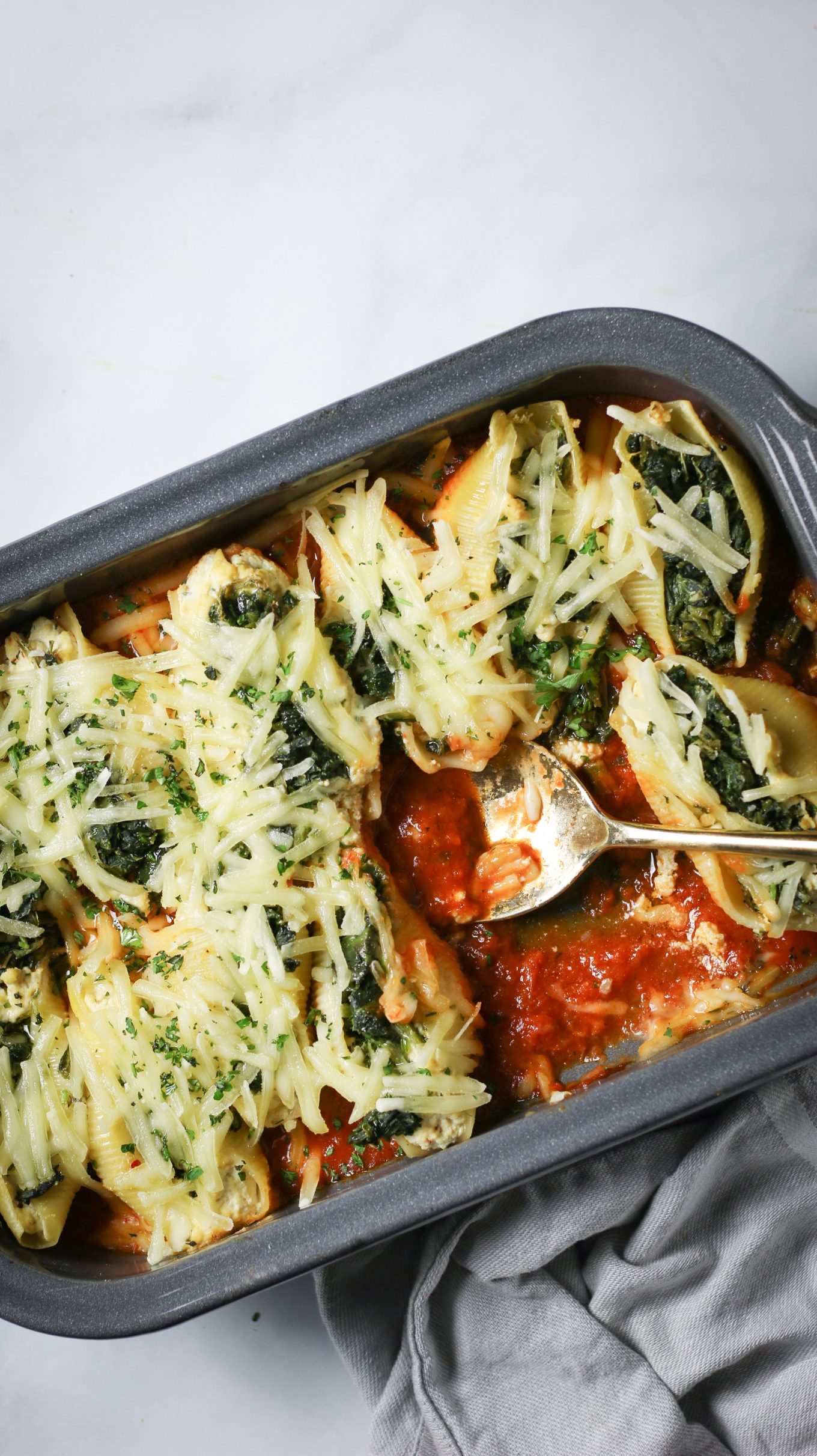 VEGAN STUFFED SHELLS